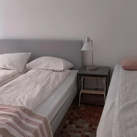 Full Soho Area Apartment *